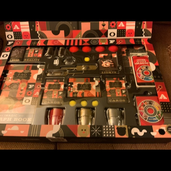 F.A.O. SCHWARZ MAGIC SET - Picture 6 of 12